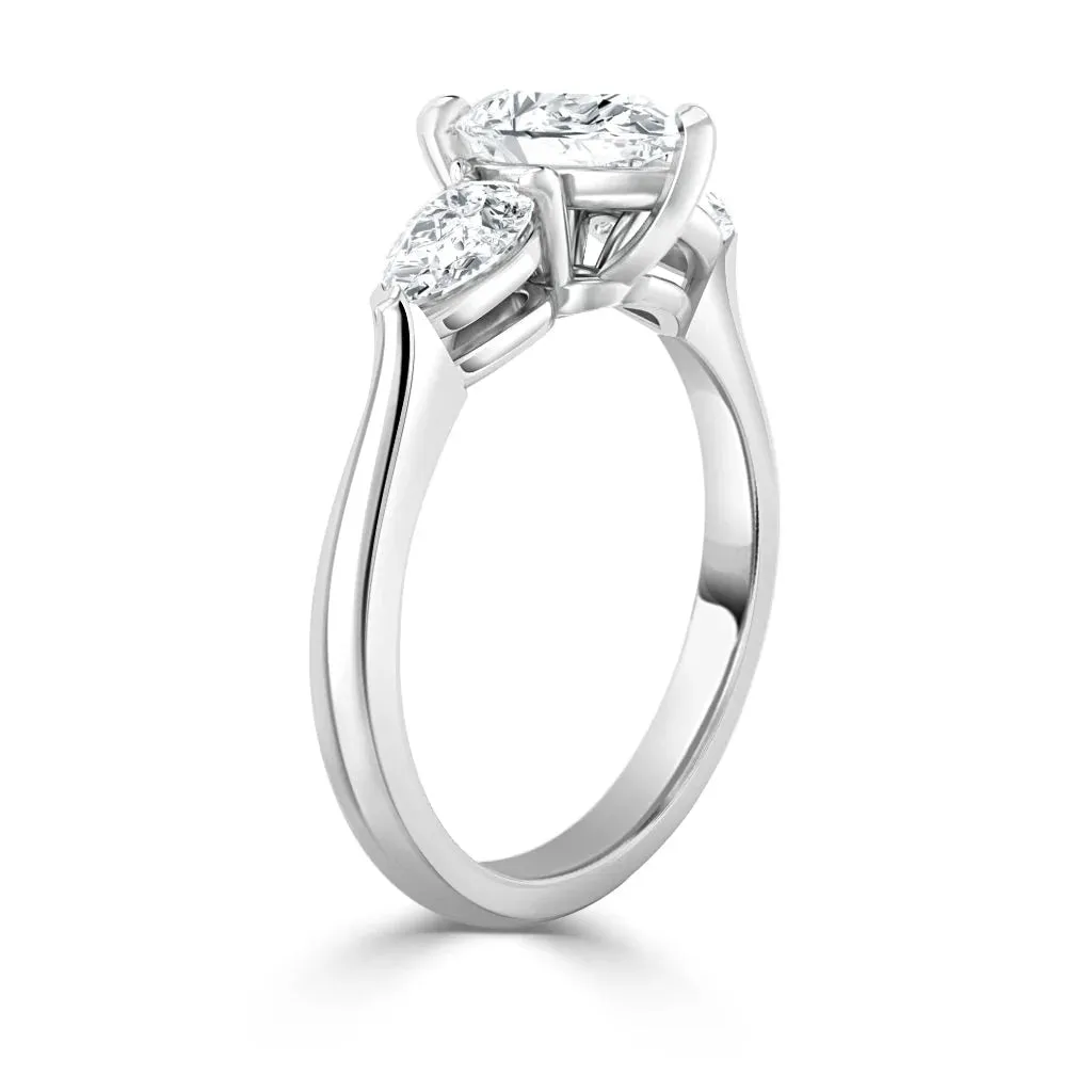 Alice - 18ct White Gold - Pear