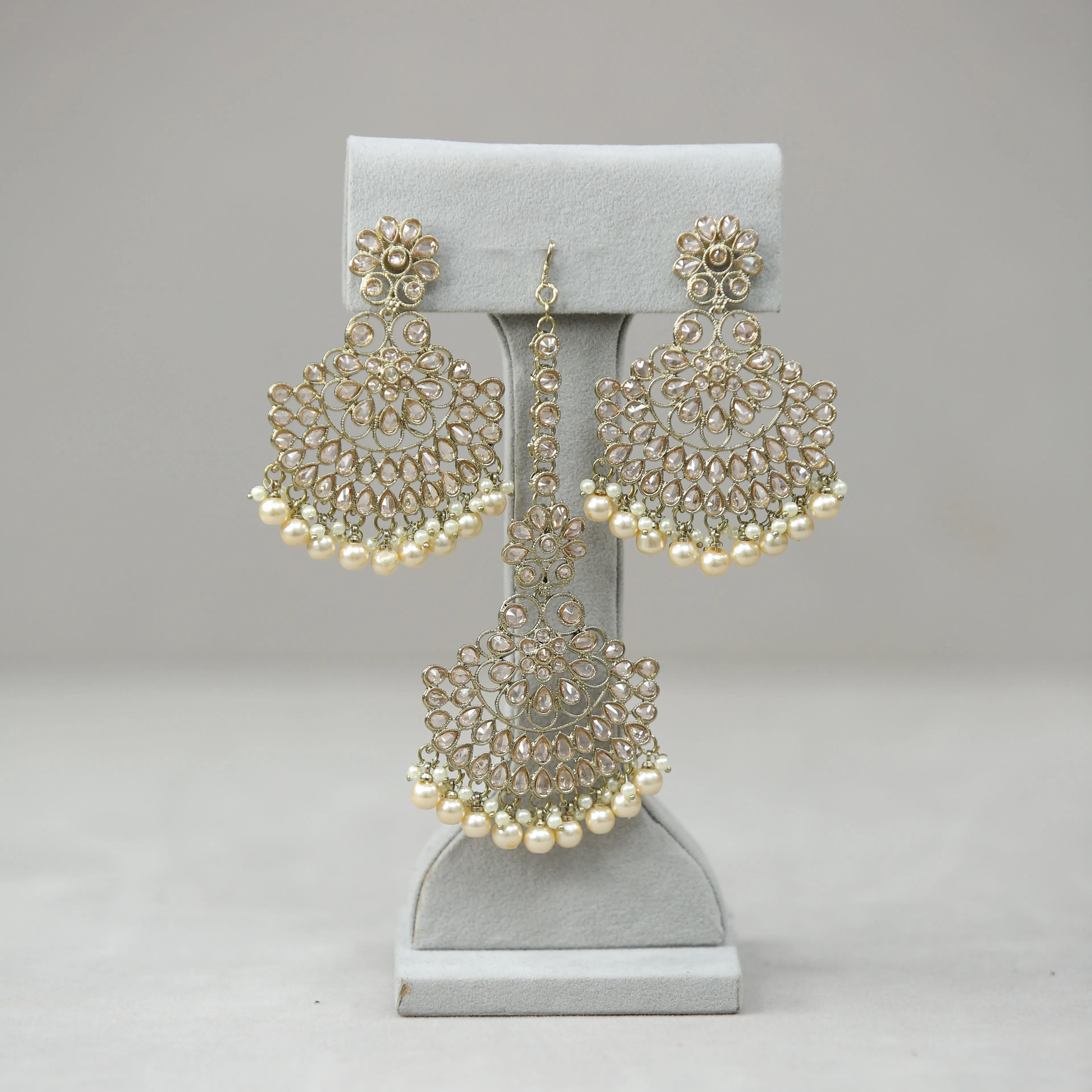 Radha Polki Earrings With Tikka