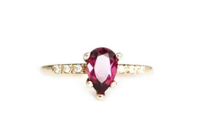 Tryst Garnet   Diamond Ring